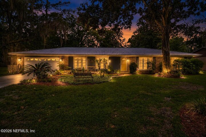 Property Photo: 2432 Lakeview Drive FL 32073