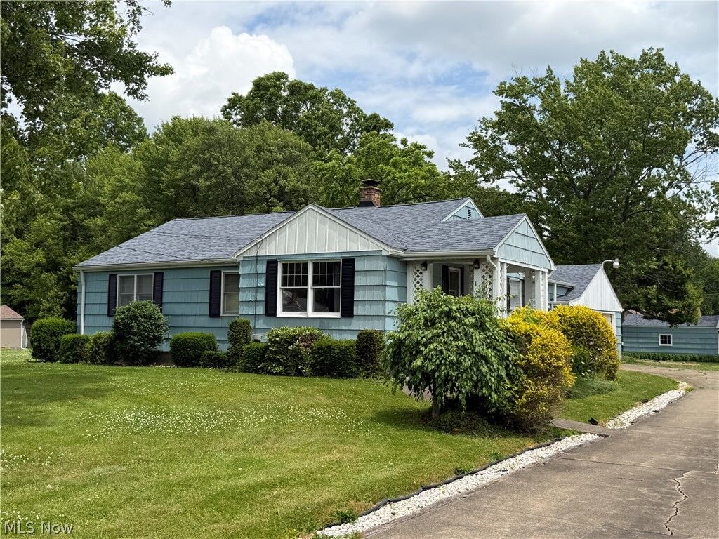 Property Photo:  612 Briggs  OH 44430 