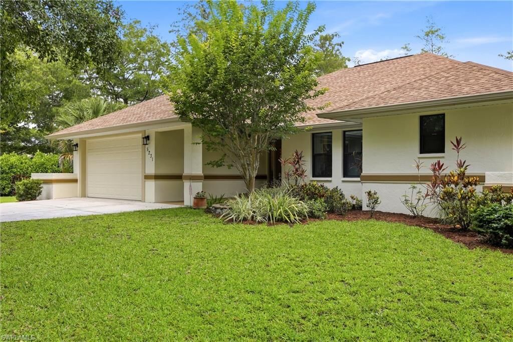 Property Photo: 5231 Hickory Wood Dr FL 34119