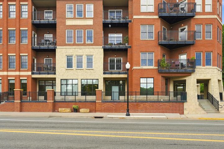 Property Photo:  350 Main Street N 242  MN 55082 