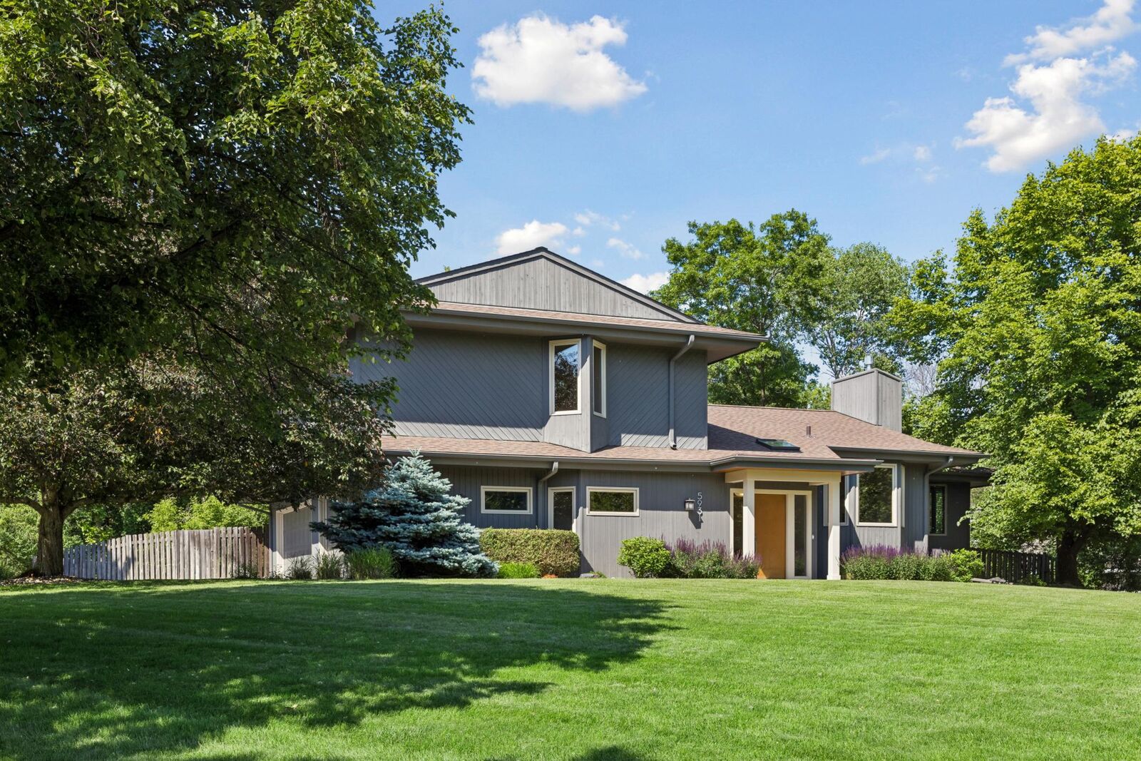 Property Photo: 5931 Creek Point MN 55345