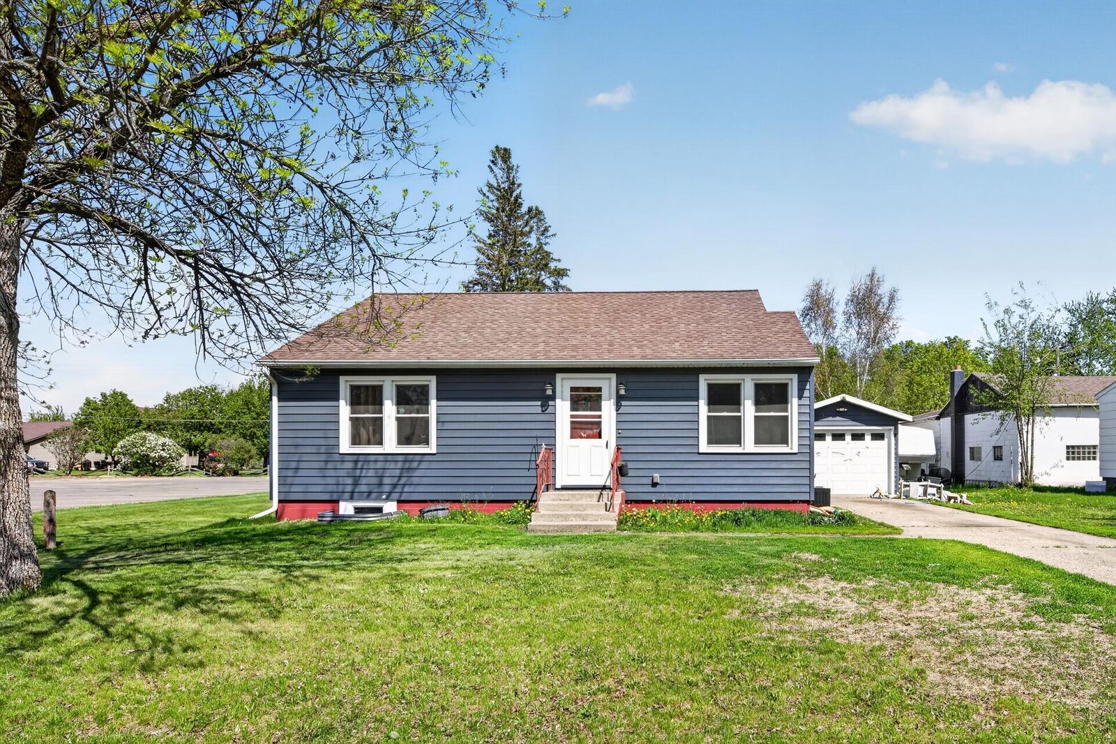 Property Photo: 727 Ash Street S MN 56378