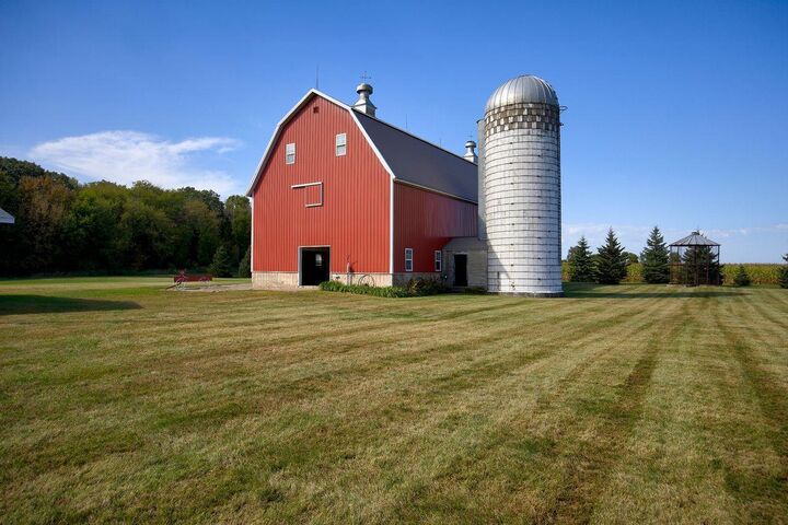 Property Photo:  26500 County Road 2  MN 56301 