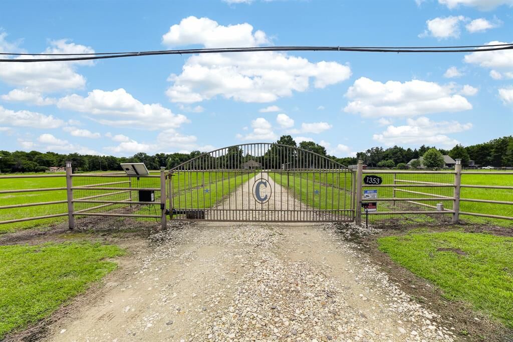 Property Photo: 1353 E Fm 1564 TX 75474