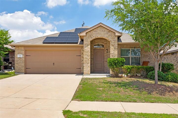 Property Photo:  709 Wylie Street  TX 76036 