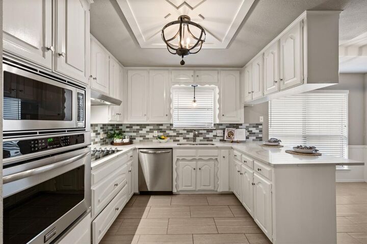 Property Photo: 2509 Woodfield Way TX 76021