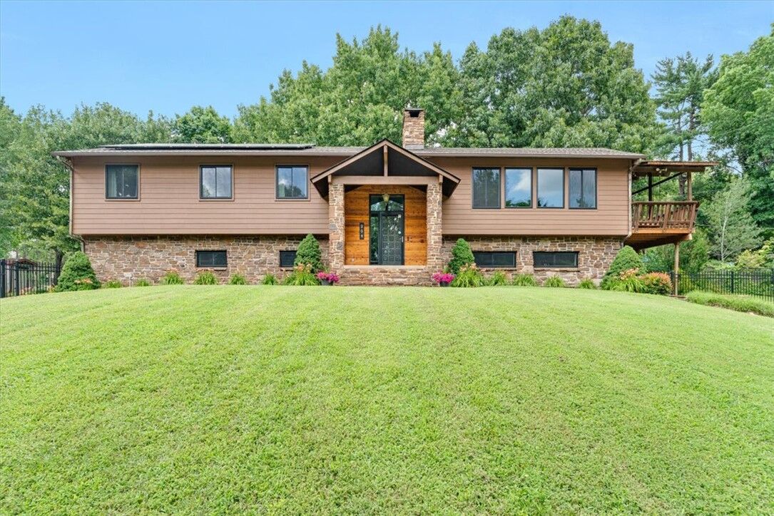 Property Photo:  204 Shoreline Drive  AR 72764 