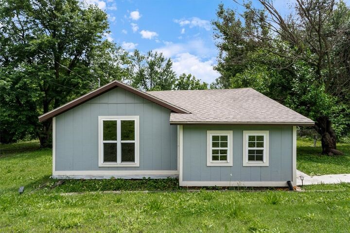 Property Photo: 262 E Pine Street AR 72756