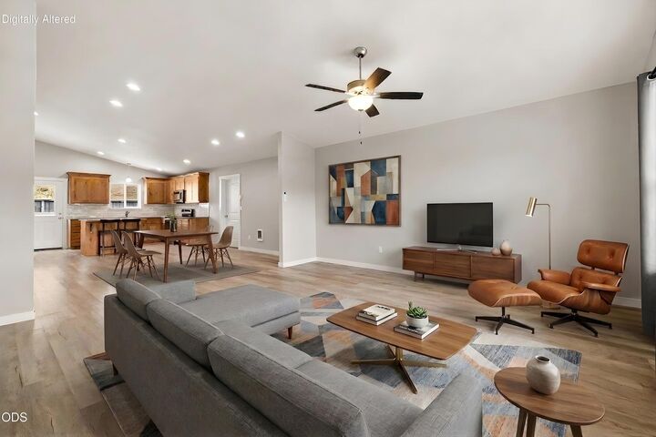 Property Photo: 1023 NE Crista Court OR 97754