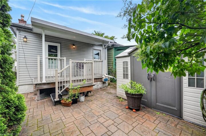 Property Photo:  272 Cope Street  ON L8H 5B5 