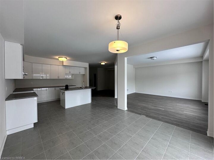 Property Photo:  26 McKernan Avenue Upper  ON N3V 0C2 