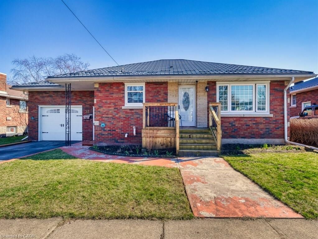 Property Photo:  52 Carter Street  ON L3K 3J6 