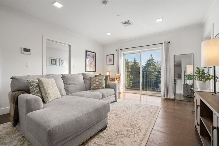 Property Photo: 320 Maverick Street 303 MA 02128
