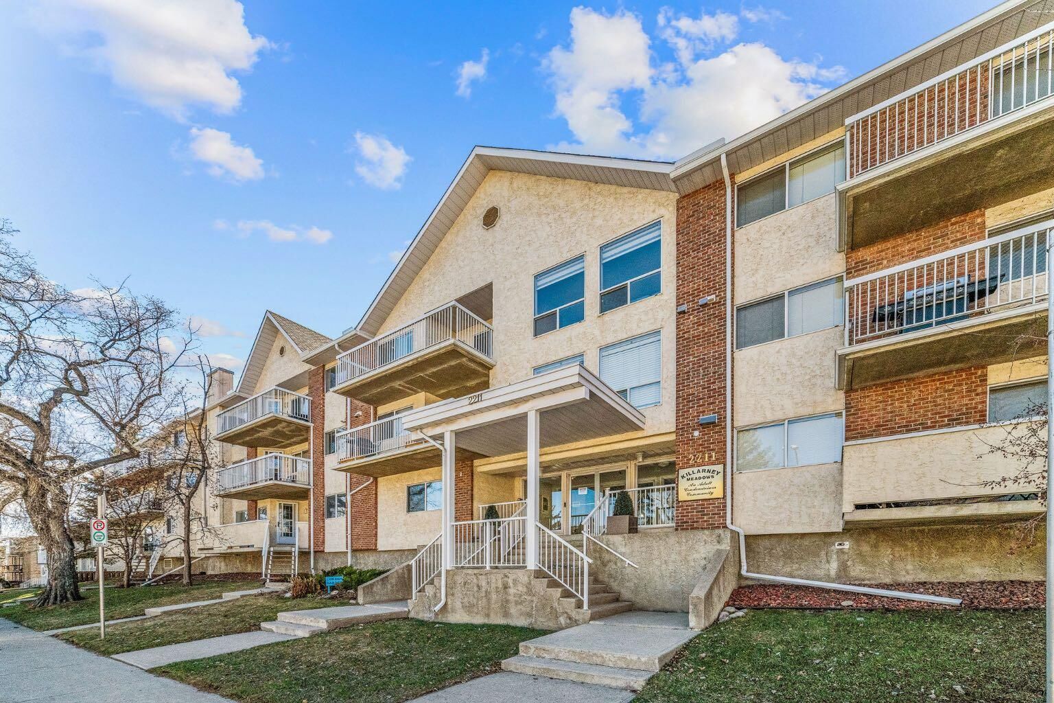 Property Photo:  2211 29 Street SW 201  AB T3E 2K1 