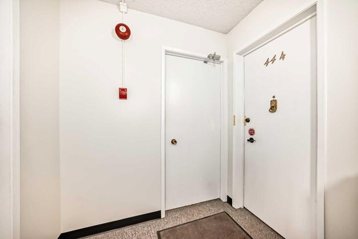 Property Photo:  1305 Glenmore Trail 444  AB T2V 4Y8 