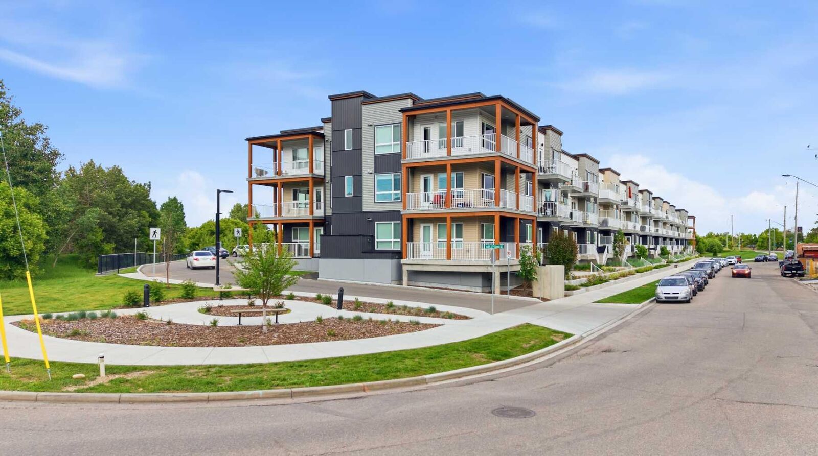 Property Photo: 1605 17 Street SE 102 AB T2G 2L7