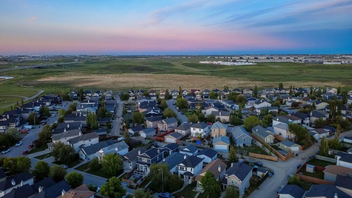 Property Photo:  258 Coville Crescent NE  AB T3K 5E6 