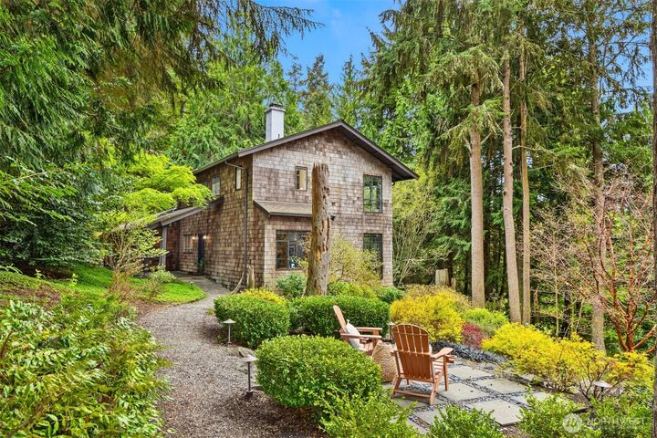 Property Photo: 8151 NE Hidden Cove Road WA 98110