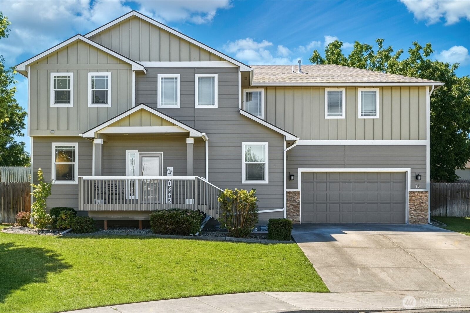 Property Photo:  75  Dresden Court  WA 99362 