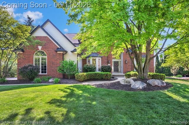 Property Photo: 1399 Pebble Ridge Drive MI 48307
