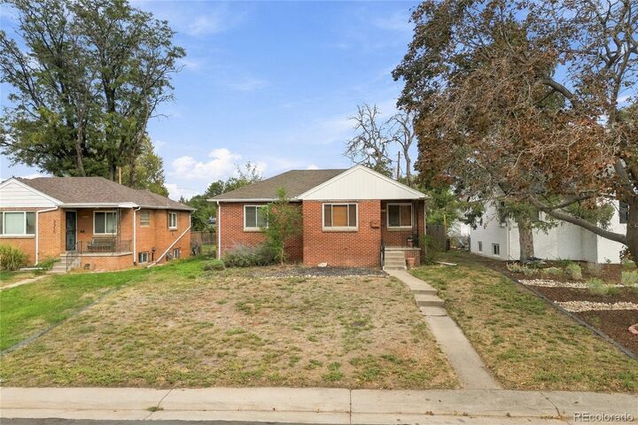 Property Photo:  3300 Bellaire Street  CO 80207 