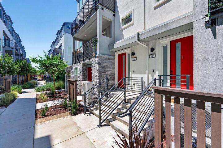 Property Photo:  586 Redberry Way  CA 95117 