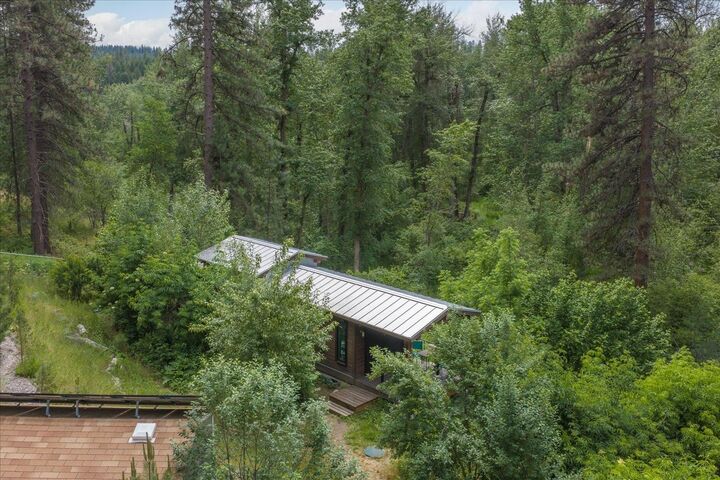 Property Photo: 5121 W Rutter Pkwy WA 99208