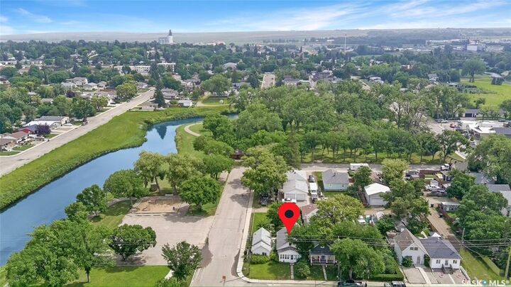 Property Photo: 239 8th Avenue NE SK S9H 2P5