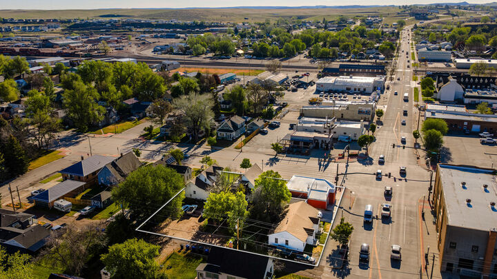 Property Photo: 902 N Main Street WY 82801