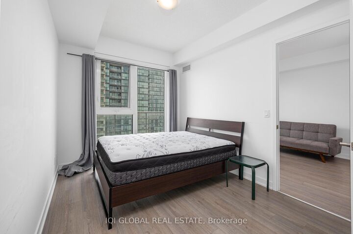 Property Photo: 5180 Yonge Street 1809 ON M2N 0K5
