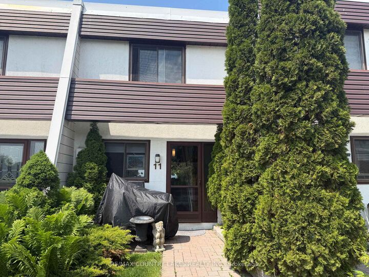 Property Photo: 1 Paradise Boulevard 11 ON L0K 1B0