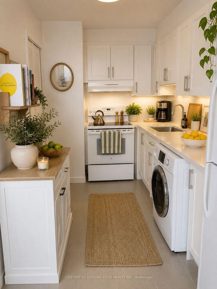 Property Photo: 20 Prince Arthur Avenue 19E ON M5R 1B1