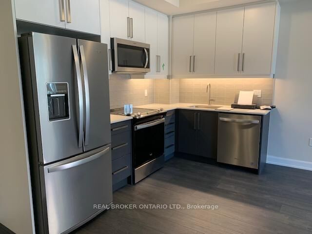 Property Photo: 3200 William Coltson Avenue 306 ON L6H 7W6