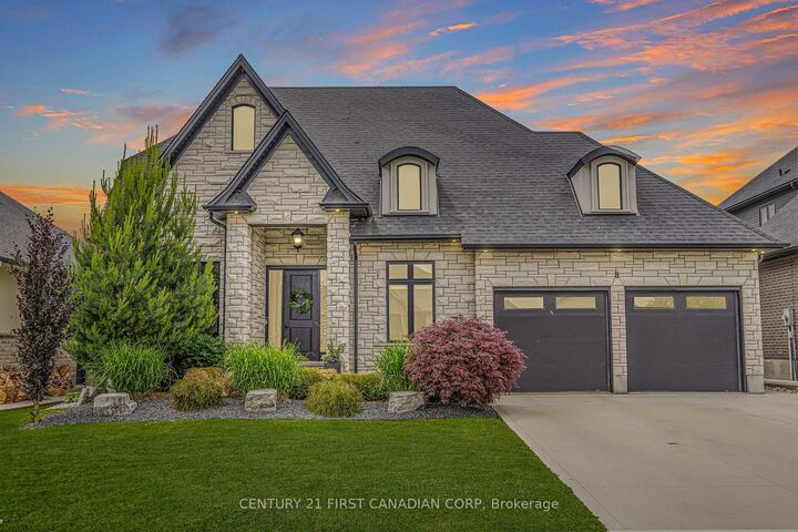 8 Oscar Davis Court — photo 1
