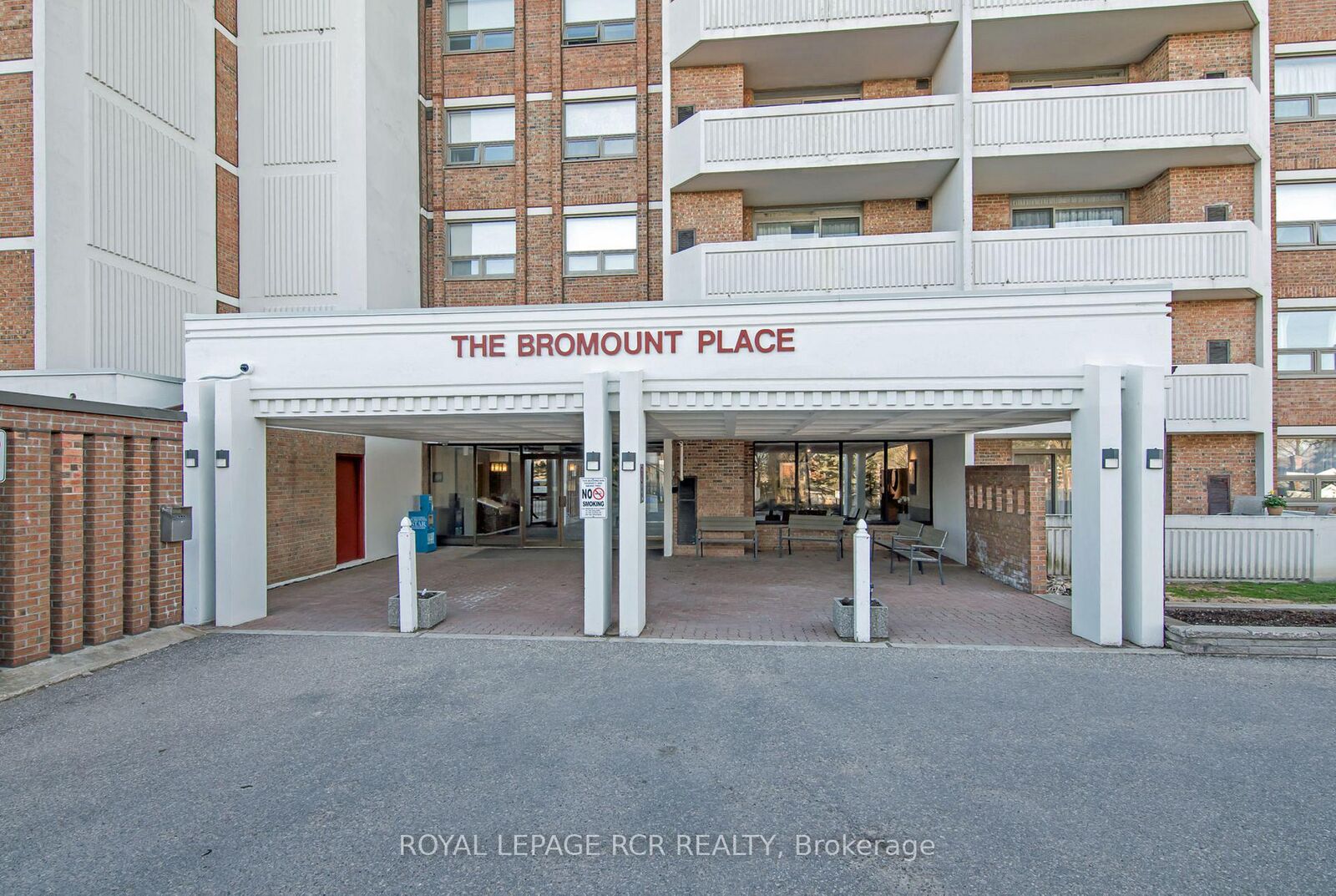 Property Photo: 8 Fead Street 812 ON L9W 3X4