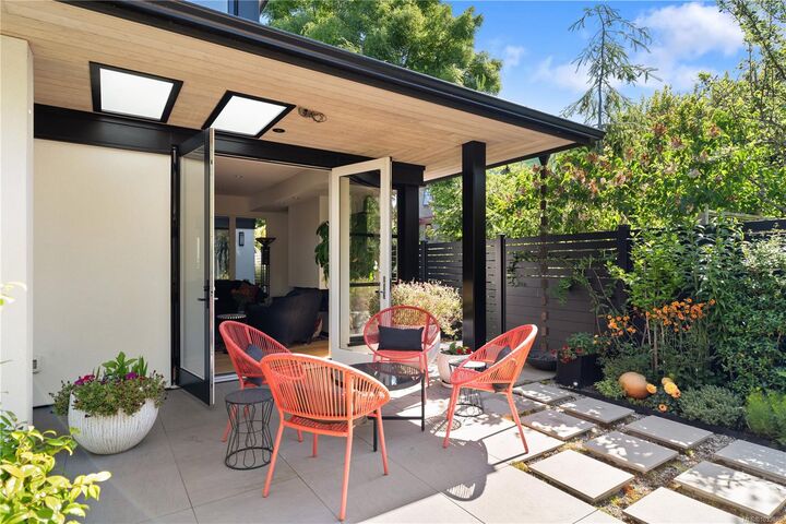 Property Photo:  430 Luxton Ave  BC V8V 1C9 