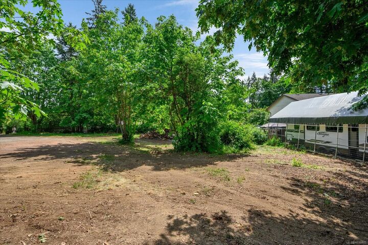Property Photo:  1962 Burchell Rd  BC V9X 1L5 
