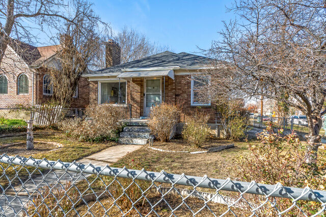 Property Photo:  377 N 200 W  UT 84103 
