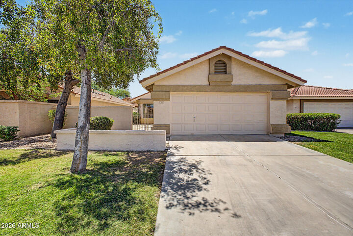 Property Photo:  907 W Barbados Drive  AZ 85233 