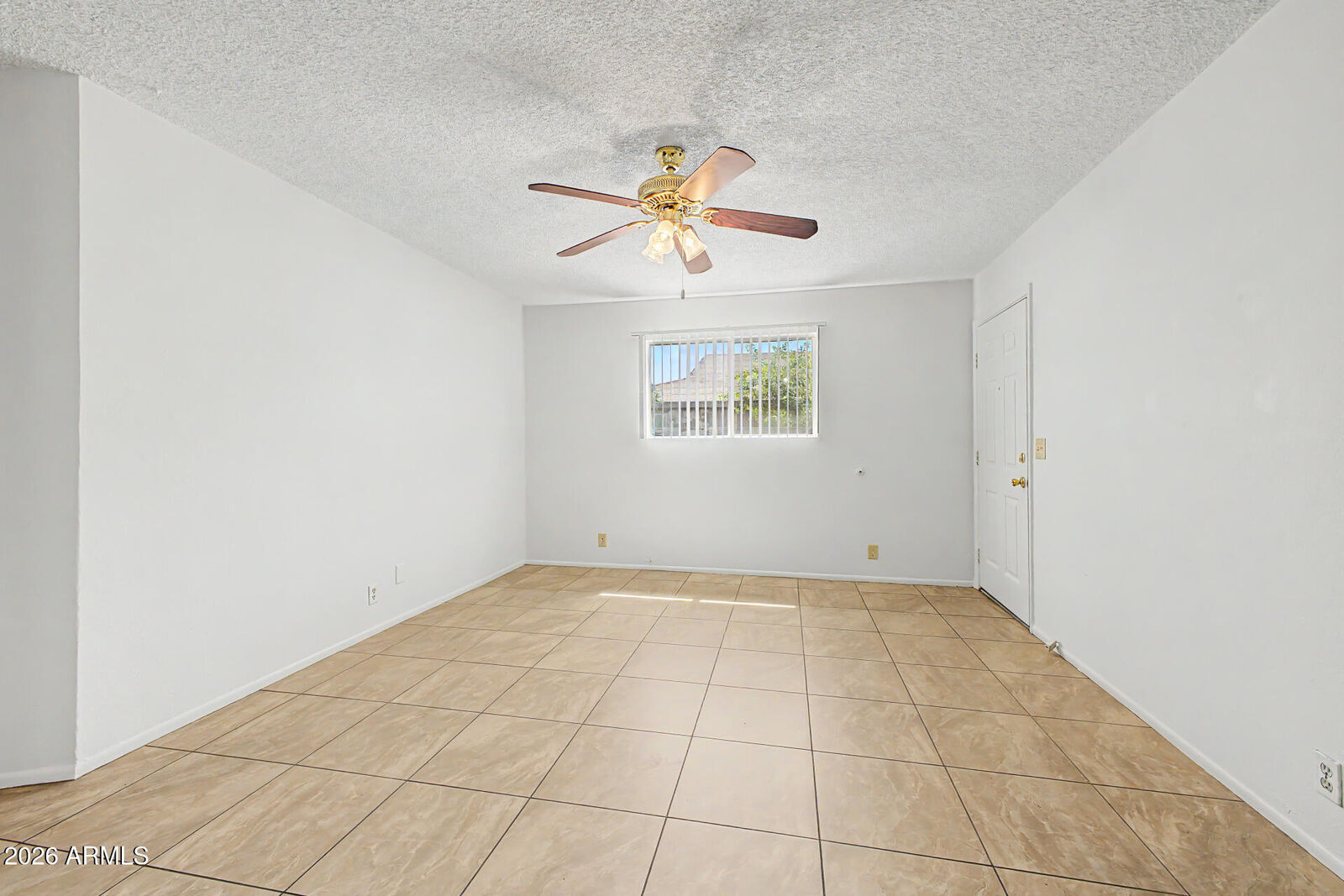 Property Photo: 2931 E Beck Lane 1 AZ 85032