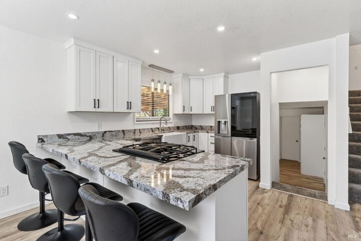 Property Photo: 100 Roan Court CA 95425