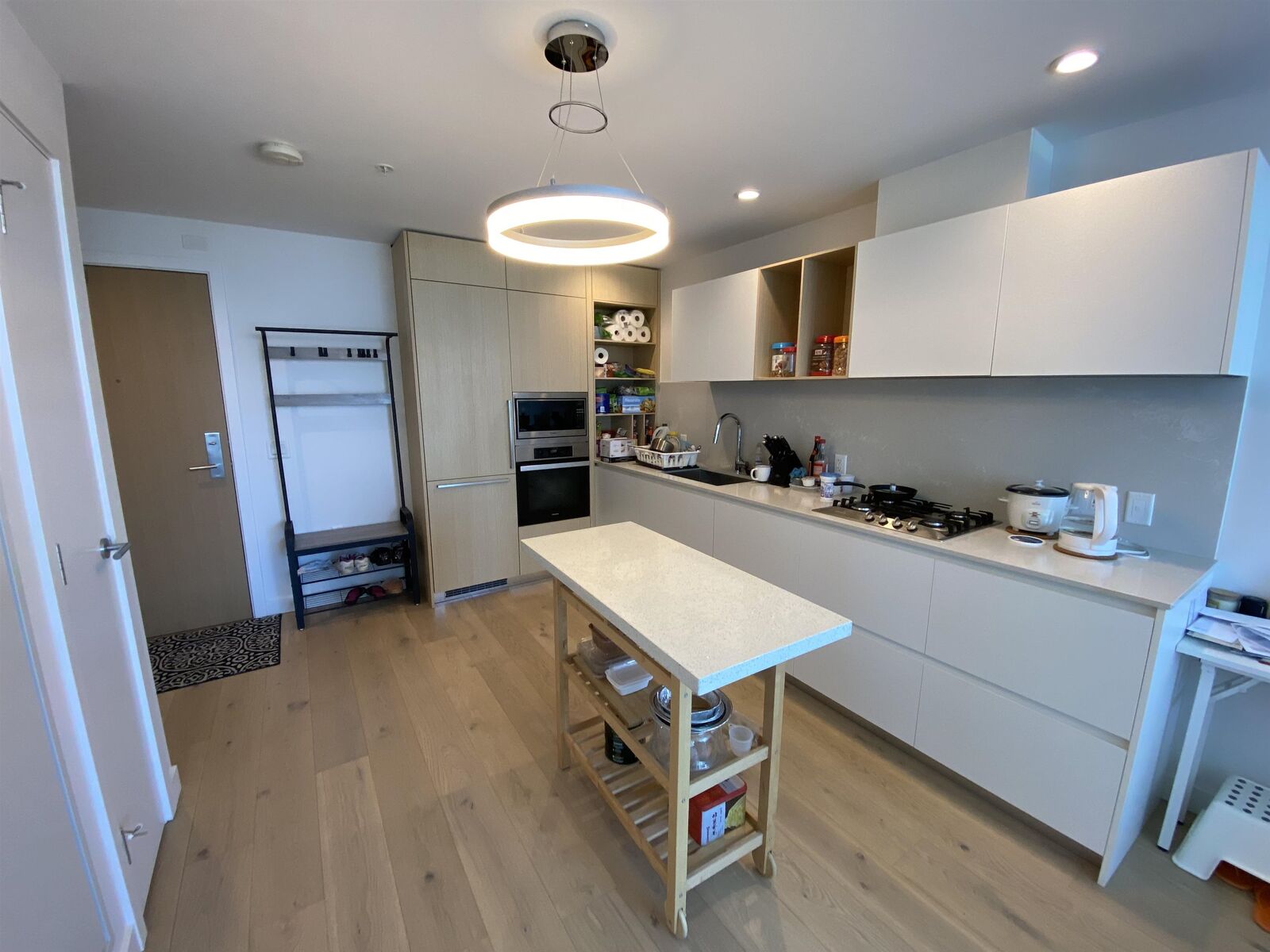 Property Photo: 6000 McKay Avenue 3203 BC V5H 0K2