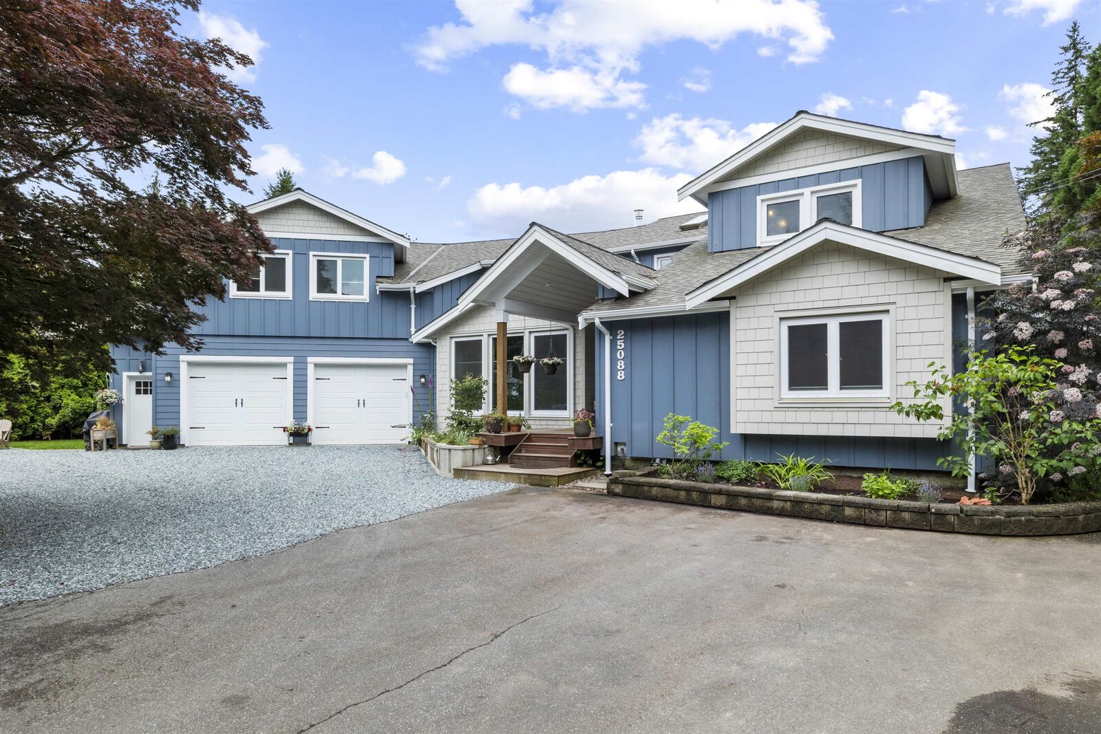 Property Photo: 25088 59 Avenue BC V4W 1T4