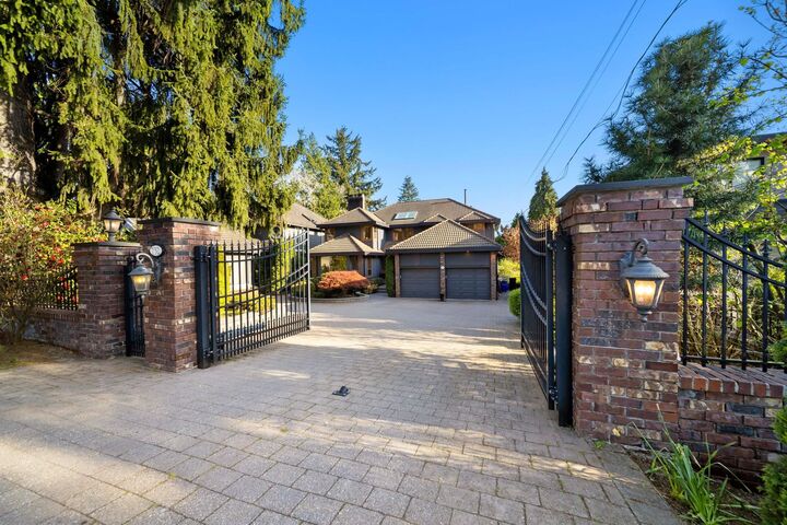 732 Rochester Avenue — photo 1