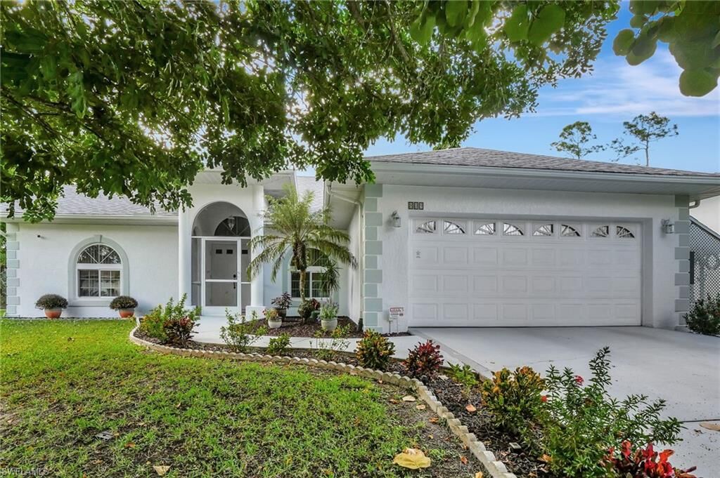 Property Photo:  809 Robert Ave  FL 33936 