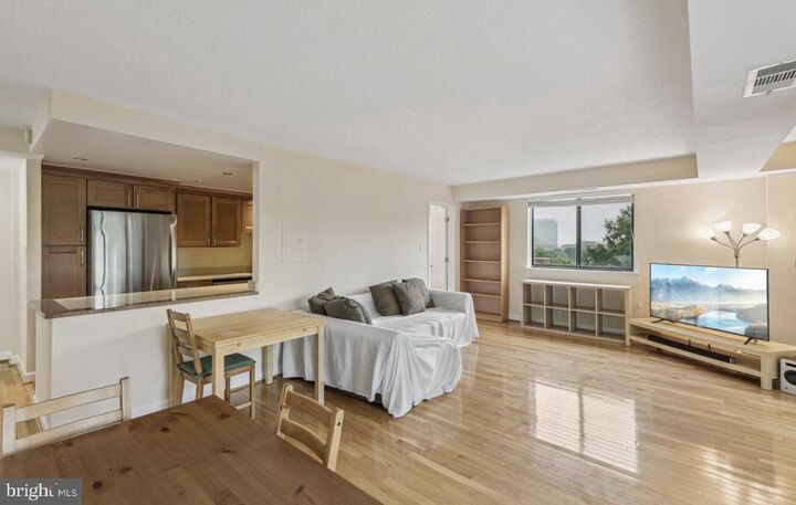 Property Photo:  1401 N Rhodes Street N 406  VA 22209 