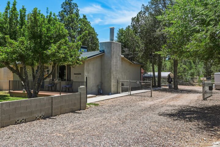 Property Photo: 303 W Saddle Lane AZ 85541