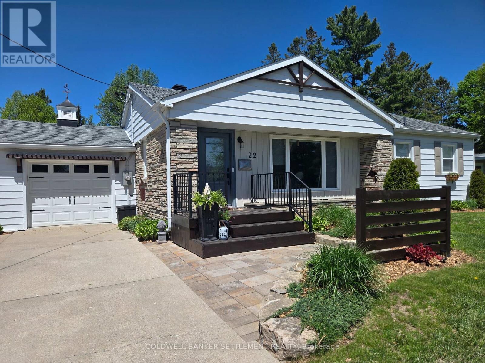 Property Photo:  22 Broadview Avenue West  ON K7A 4K9 