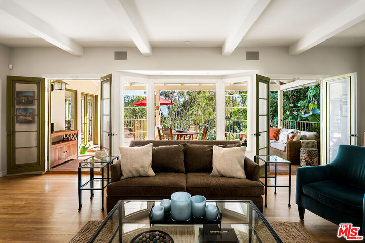 Property Photo: 7050 La Presa Dr CA 90068