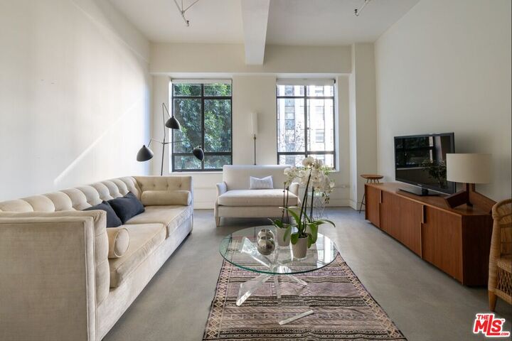 Property Photo:  849 S Broadway  CA 90014 
